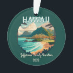 Adorno Hawaii Beach Family Vacation Vintage Retro<br><div class="desc">Muestra la playa,  las palmeras y la costa verde y montañosa de la costa de Hawaii,  EE.UU. para recordar tu viaje familiar. El texto es personalizable.</div>