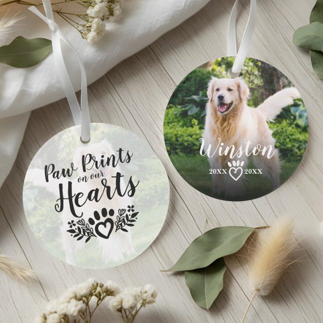 Adorno Impresiones De Paw En Nuestro Memorial De Fotos Ma (Paw Prints On Our Hearts Pet Photo Memorial Ornament)