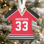 Adorno Jersey de hockey rojo y negro personalizado<br><div class="desc">Celebra tu estrella de hockey con este adorno de jersey rojo y negro. Perfecto para conmemorar una temporada especial,  jugador o equipo. Personalizar con un nombre y un número para crear un keepsake único.</div>