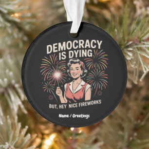 Adorno La democracia está muriendo, pero los buenos fuego