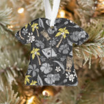 Adorno Makapuu Beach Hawaiian Batik Aloha Shirt- Azul<br><div class="desc">Masa negra con grises, caqui, amarillo y natural. Makapuu Beach Hawaiian Tropical Tiki Batik es una marca de conversación de tikis, palmeras, peces tropicales, ukeleles, hibiscos y flores plumerias. Este diseño recuerda a los diseños usados en camisetas de aloha de época en los años cuarenta y cincuenta. La textura de...</div>