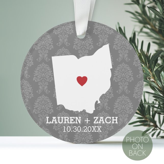 Adorno Mapa de estado del hogar - Boda personalizada Ohio (Personalized Photo Ornament with a State Design on the Front and Photo on the Back)