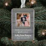Adorno Mejor Regalo Ever Ultrasonido Foto Bebé Faux Wood<br><div class="desc">Celebre el precioso regalo de su nuevo miembro de la familia con un elegante adorno metalizado rectangular de una foto. El diseño neutro de género es adecuado para un niño o chica de recién nacido. La redacción y las imágenes de esta plantilla son fáciles de personalizar. (CONSEJO DE DISEÑO DE...</div>