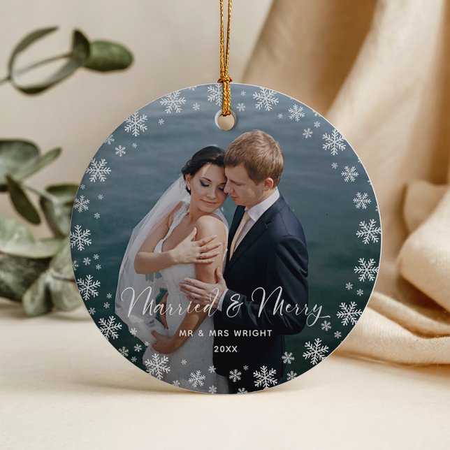 Adorno Merry & Married Elegant Script Wedding Photo (Subido por el creador)