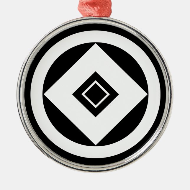 ADORNO METÁLICO 一 柳 家 二 重 釘 貫 (Frente)