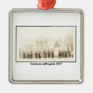 Adorno Metálico 14 Sufragistas, 1917