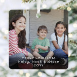 Adorno Metálico 2 Foto Moderna Minimalista de texto en blanco supe<br><div class="desc">Celebra las simples alegrías de las vacaciones con un adorno metalizado de 2 fotos cuadradas personalizado. Las imágenes y todo el texto de esta plantilla son fáciles de personalizar y pueden ser diferentes o iguales delante y detrás. Puede incluir cualquier texto, como Feliz Navidad, Mis Primeras Navidades, Mejores Amigos, Niños...</div>