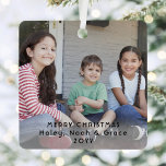 Adorno Metálico 2 Fotografía Minimalista moderna sobre texto negro<br><div class="desc">Celebra las simples alegrías de las vacaciones con un adorno metalizado de 2 fotos cuadradas personalizado. Las imágenes y todo el texto de esta plantilla son fáciles de personalizar y pueden ser diferentes o iguales delante y detrás. Puede incluir cualquier texto, como Feliz Navidad, Mis Primeras Navidades, Mejores Amigos, Niños...</div>