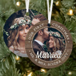 Adorno Metálico 2 Fotografía recién casados Primera Navidad Casada<br><div class="desc">Celebra una feliz primera fiesta como señor. Y la señora con una foto personalizado 2 "Nuestra primera Navidad casada" alrededor de un metalizado adorno de imitación de madera. Todos los textos e imágenes de esta plantilla son fáciles de personalizar. Si se prefiere, la tipografía de la secuencia de comandos puede...</div>