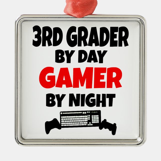 Adorno Metálico 3.ᵉʳ Grader by Day Gamer by Night (Frente)