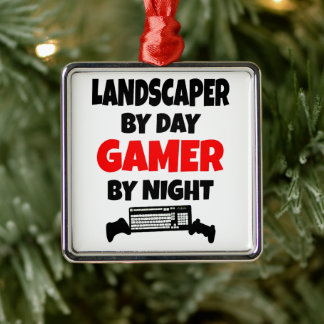 Adorno Metálico A Landscaper le encanta jugar a videojuegos