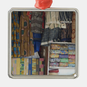 Adorno Metálico África, Ghana, Accra. Accra Textiles y artesanía