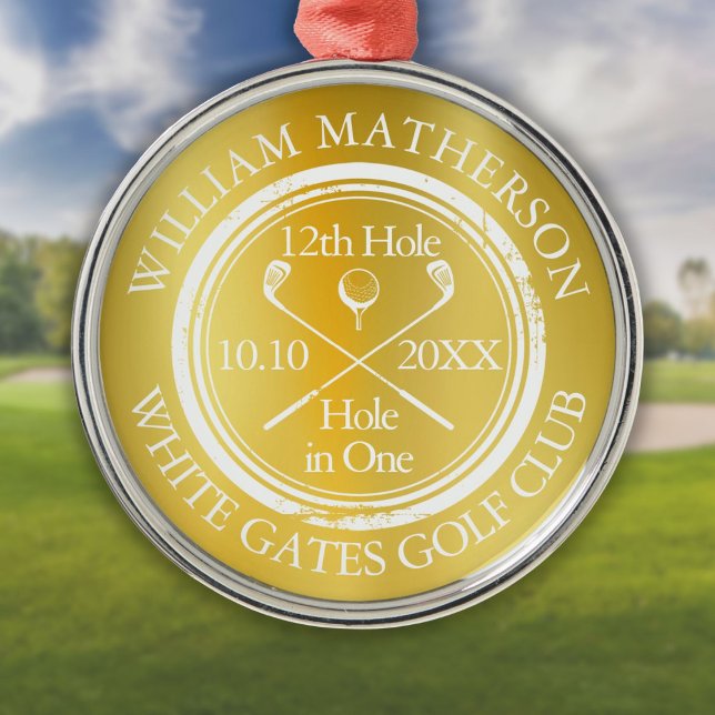 Adorno Metálico Agujero de oro en un golf clásico personalizado (Gold Hole in One Classic Personalized Golf Metal Ornament)