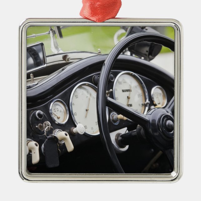 Adorno Metálico Alemania, Bayern-Baviera, Munich. BMW Welt Car 3 (Frente)