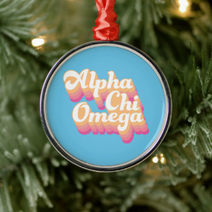 Adorno Metálico Alpha Chi Omega Escritura Groovy