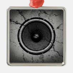 Adorno Metálico Altavoz musical en una pared rota