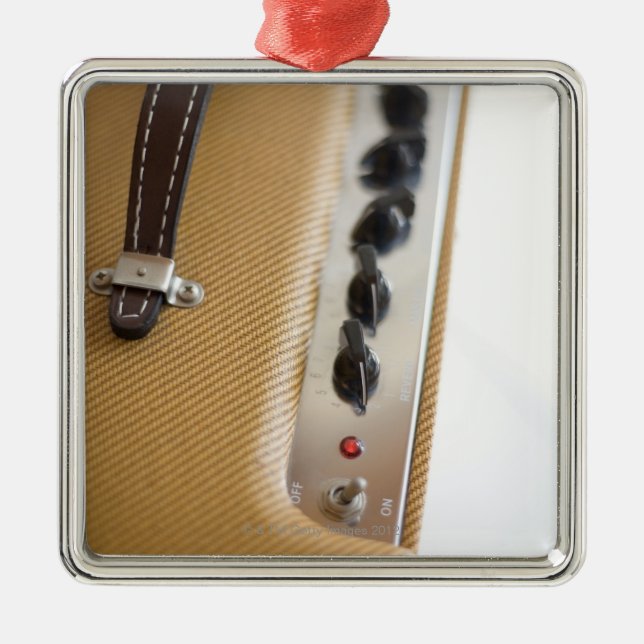 Adorno Metálico Amplificador 2 (Frente)