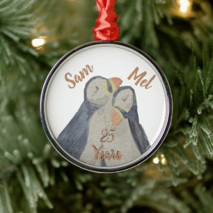Adorno Metálico Aniversario de los Navidades de Cute Puffins