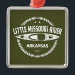 Adorno Metálico Arkansas Kayak<br><div class="desc">El río Missouri comienza en el oeste de Arkansas,  al sureste de Mena,  y fluye libremente por las montañas de Ouachita y las pintorescas áreas del Bosque Nacional de Ouachita que incluyen las Cataratas de Little Missouri y las áreas recreativas de Albert Pike.</div>