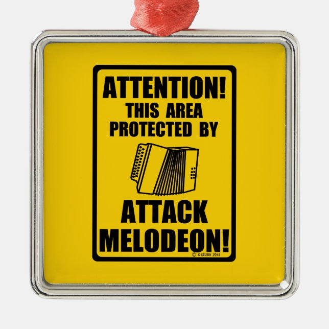 Adorno Metálico Atacar a Melodeon (Frente)
