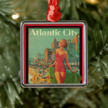 Adorno Metálico Atlantic City Resort, Ferrocarril de Pennsylvania<br><div class="desc">Ilustracion de época Estados Unidos de América, arte de afiches de viaje para Atlantic City, Nueva Jersey a través del ferrocarril de Pennsylvania, que incluye una hermosa mujer con un pin rubio en un traje de baño con una toalla mirando al sol en la playa durante el verano. La gente...</div>