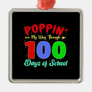 Adorno Metálico Avanzar A Través De 100 Días De Escuela