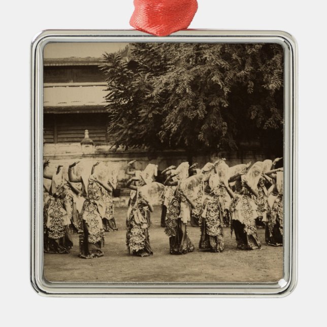 Adorno Metálico Bailarines velados en Mandalay, Birmania (Frente)