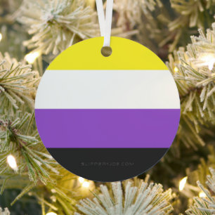 Adorno Metálico Bandera de orgullo no binario de SlipperyJoe's ama