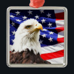 Adorno Metálico Bandera estadounidense con águila calva<br><div class="desc">Bandera estadounidense con águila calva,  diseño patriótico.</div>