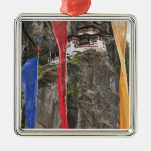 Adorno Metálico Banderas de oración cuelgan cerca de Taktshang