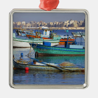 Adorno Metálico Barcos de pesca coloridos en el puerto de