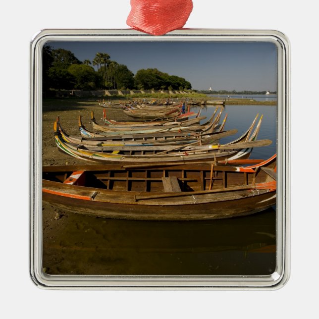 Adorno Metálico Barcos en el lago entre Kyauktawgyi Paya y (Frente)