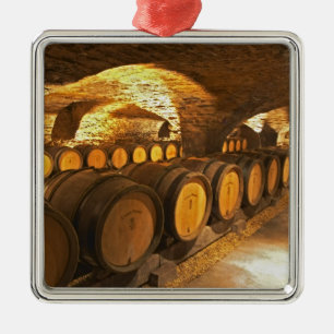 Adorno Metálico Barrios de roble en la bodega del Domaine Comte
