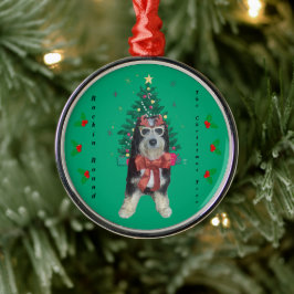 Adorno Metálico Bernedoodle con traje de Navidad bailando alrededo