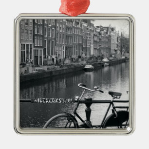 Adorno Metálico Bicicleta por el canal