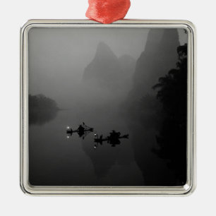 Adorno Metálico Blanco y negro, China, río Li, pescador en