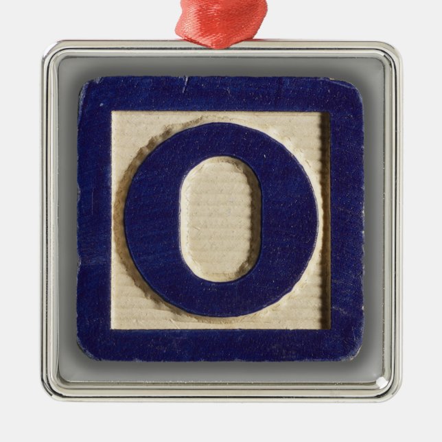 Adorno Metálico Bloque O del juguete del alfabeto (Frente)