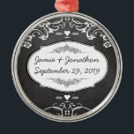 Adorno Metálico Bodas de tipografía de Chalkboard<br><div class="desc">Chalkboard Vintage Modern Mr and Mrs Chalkboard Wedding Invitaciones a la boda Dulce y elegante bodas de pizarra Chalkboard Modern Vintage Invitaciones a dulces y suaves bodas de pizarra Boda Camisetas</div>