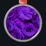 Adorno Metálico Bonito de rosas violeta romántico<br><div class="desc">ramo romántico violeta morado de rosas</div>