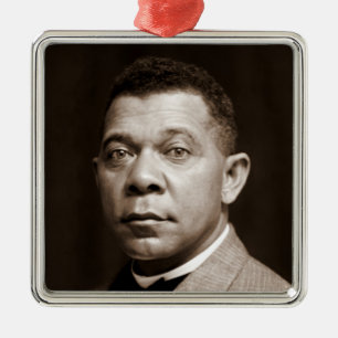Adorno Metálico Booker Washington: Educador afroamericano