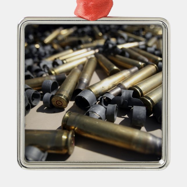 Adorno Metálico Brass gastado y enlaces desintegrados (Frente)