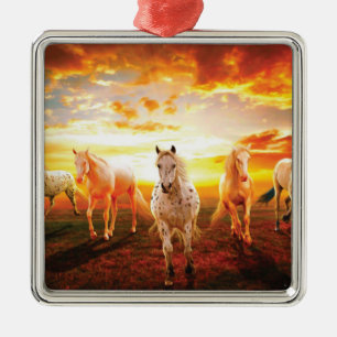 Adorno Metálico Caballos al atardecer lanzando almohada