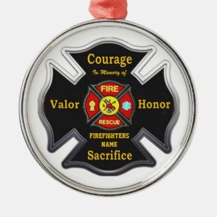 ADORNO METÁLICO CAÍDO PERO NO OLVIDADO