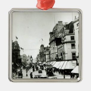 Adorno Metálico Calle regente, los años 10