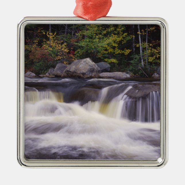 Adorno Metálico Cascadas, Carretera Kancamagus, Blanco (Frente)