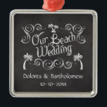 Adorno Metálico Chalkboard Our Beach Wedding<br><div class="desc">Fondo de pizarra de diseño y popular en la pizarra, en gris carbón vegetal, con un texto de aspecto blanco escrito a mano. Recuerda a una tienda de la ciudad antigua o a un atractivo vintage. Trae de vuelta el estilo vintage con una pizarra polvorienta. La orilla es un lugar...</div>