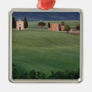 Adorno Metálico Chapel San Quirico d'Orcia, Toscana, Italia