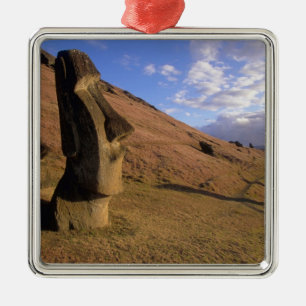 Adorno Metálico Chile, Isla de Pascua. Ladera con Moai