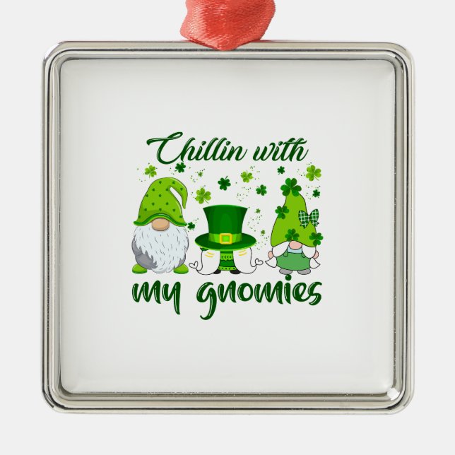 Adorno Metálico Chillin con mis genomas (Frente)