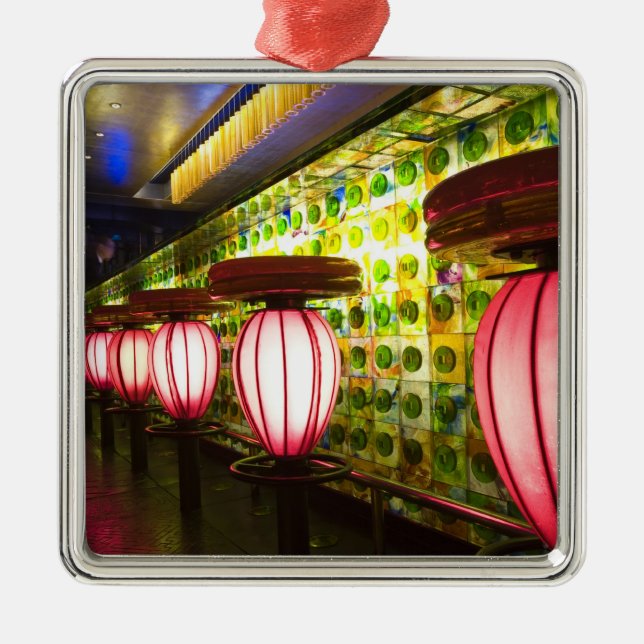 Adorno Metálico China, Shanghai. Bar en el bar Xin Tian Di (Frente)